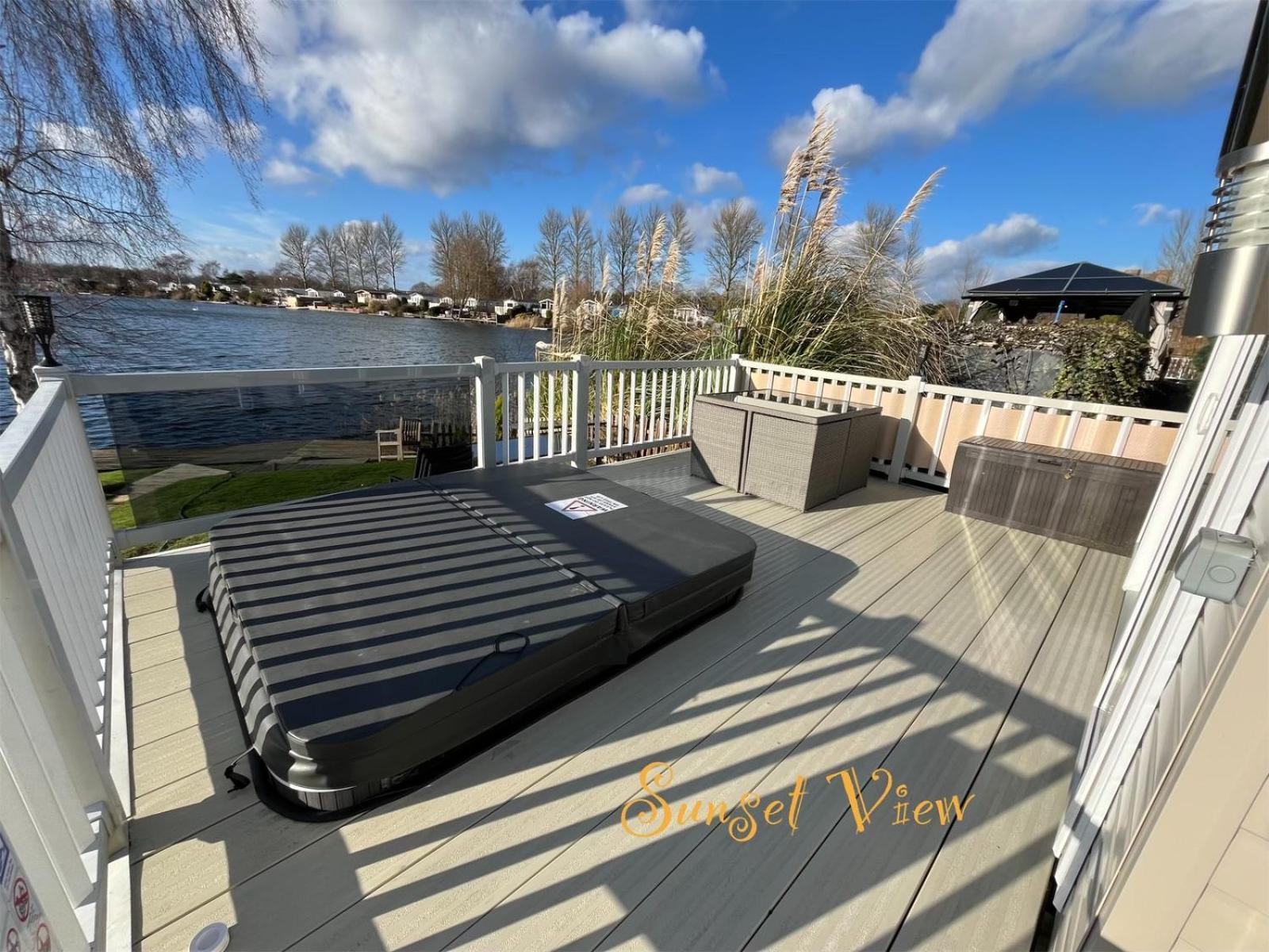 Tattershall Lakes Sunset View Caravan Lakeside, Hot Tub, Garden, Private Fishing Peg & Wifi Екстер'єр фото