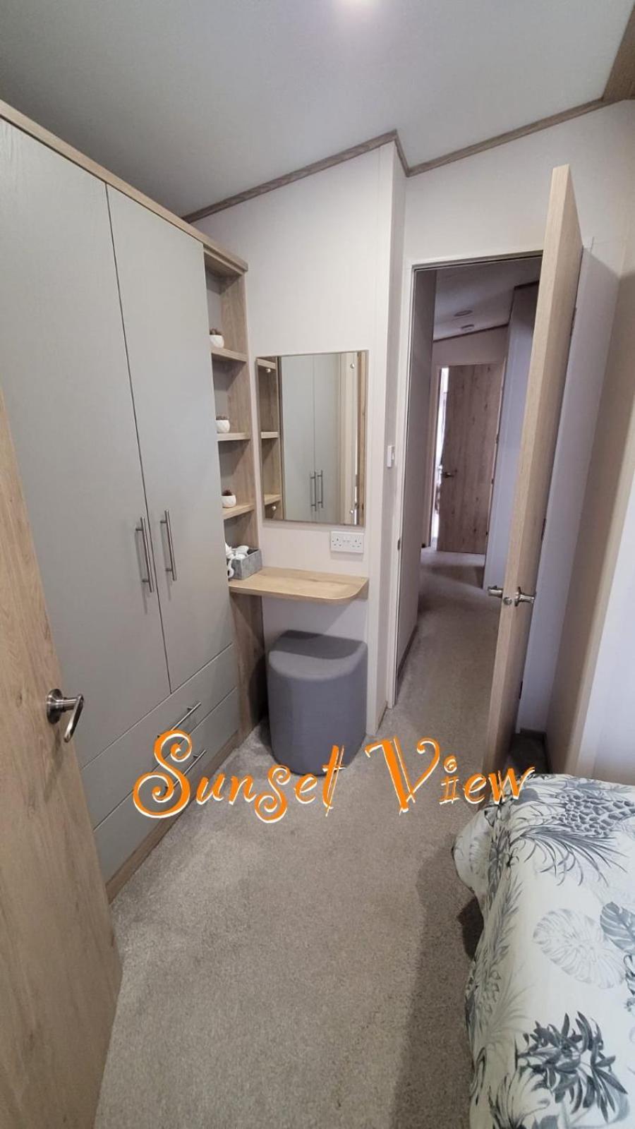 Tattershall Lakes Sunset View Caravan Lakeside, Hot Tub, Garden, Private Fishing Peg & Wifi Екстер'єр фото