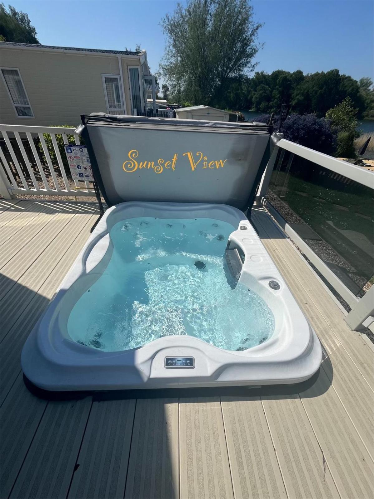 Tattershall Lakes Sunset View Caravan Lakeside, Hot Tub, Garden, Private Fishing Peg & Wifi Екстер'єр фото