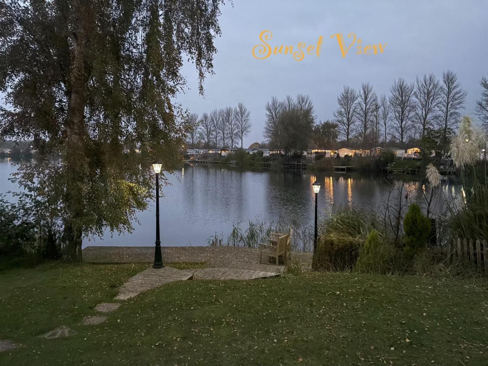 Tattershall Lakes Sunset View Caravan Lakeside, Hot Tub, Garden, Private Fishing Peg & Wifi Екстер'єр фото