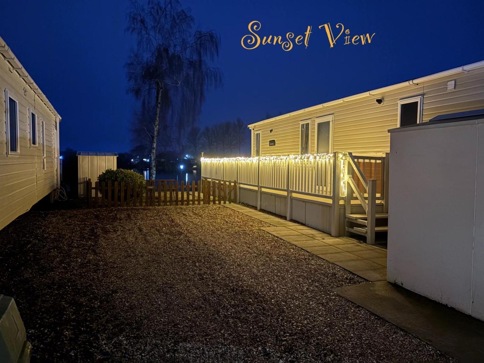 Tattershall Lakes Sunset View Caravan Lakeside, Hot Tub, Garden, Private Fishing Peg & Wifi Екстер'єр фото